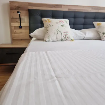 Rora * Rogoznica (Sibenik-Knin)