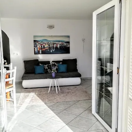 Rora Apartman