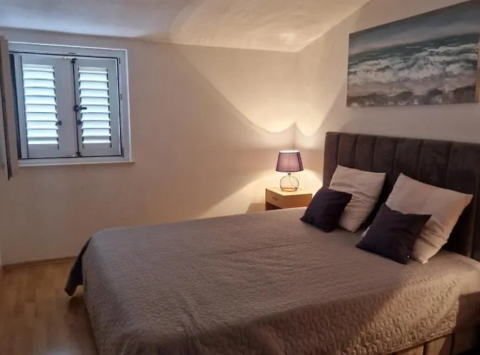 Rora * Rogoznica (Sibenik-Knin)